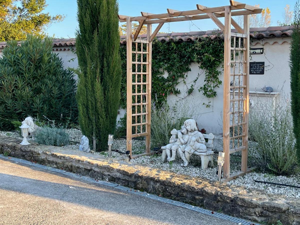 Studio Les Petits Lutins Entraigues-sur-la-Sorgue Zewnętrze zdjęcie