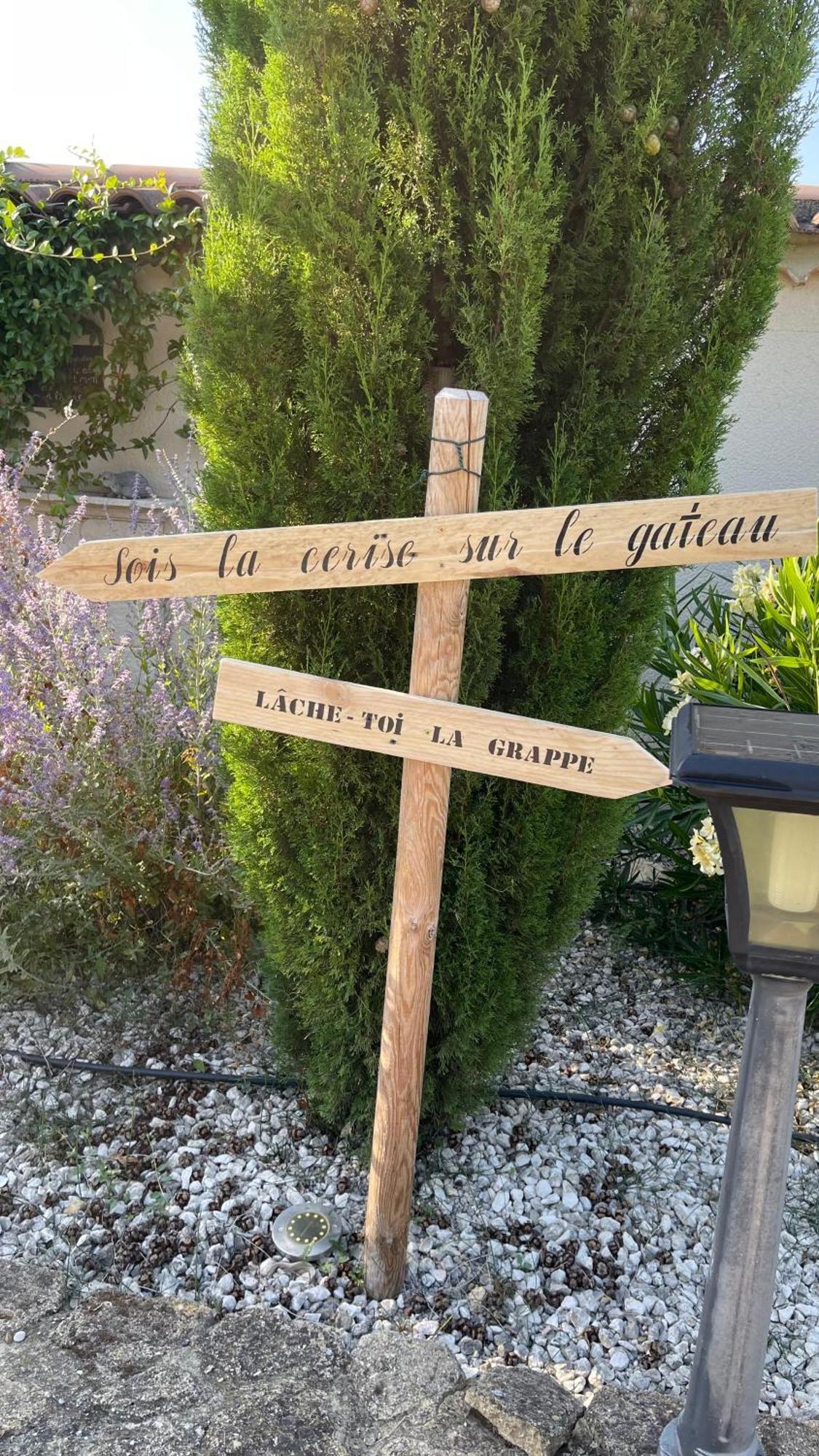 Studio Les Petits Lutins Entraigues-sur-la-Sorgue Zewnętrze zdjęcie